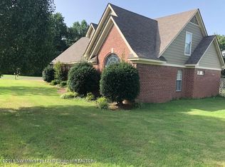 274 American River Dr, Lake Cormorant, MS 38641