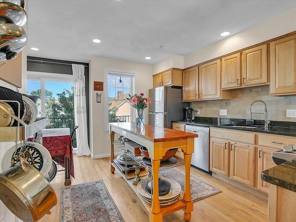 1st image of 14 1/2 Roundy St Unit 3