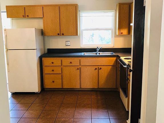 4th image of 1601 Birmingham Ave