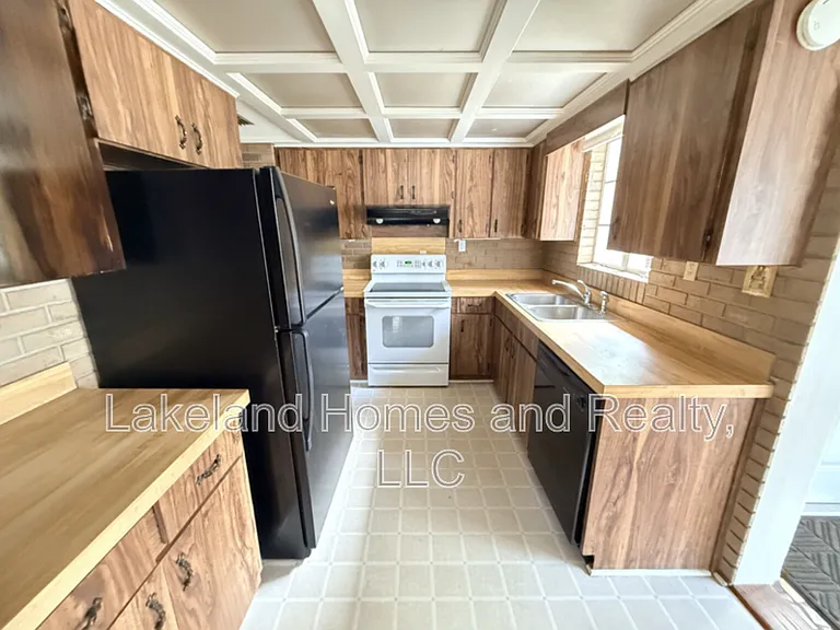3115 Buckingham Ave — Photo 11