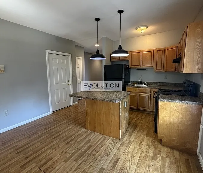 146 Park Ter #6 — Photo 2