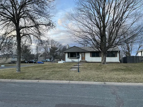 2465 E Meadow Dr, Saint Paul, MN 55109
