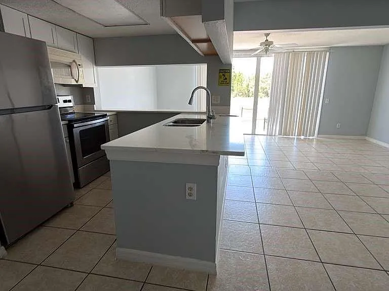 226 Orchid Dr — Photo 4