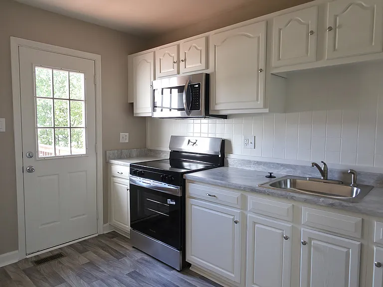 24 Lerner Ct #32H — Photo 5