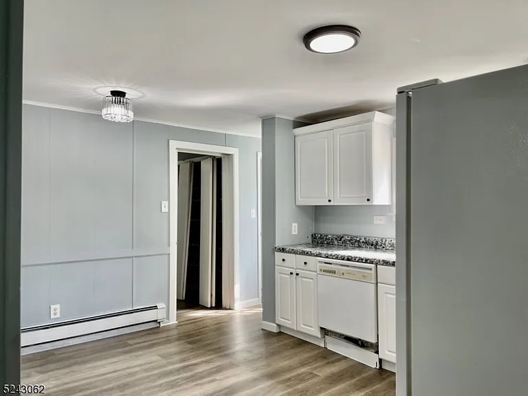 42 Oneida Ave — Photo 6