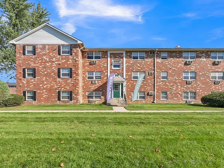 Quakertown West Apartment Homes — Photo 12