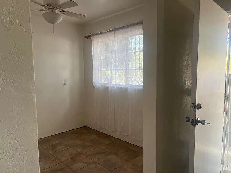 307 Madison St NE — Photo 7