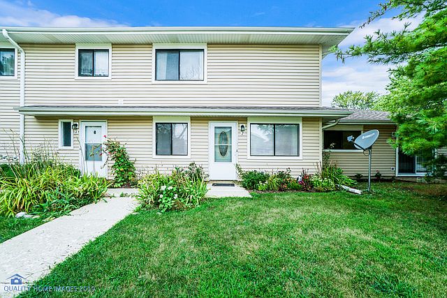 1st image of 29W603 Winchester Cir N Unit 2