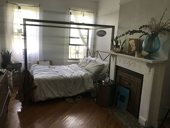 3rd image of 79 Chauncey St #2
