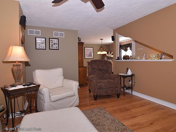 4th image of 351 New London Ave Unit 602