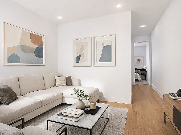 385 Chauncey St #1R — Photo 4