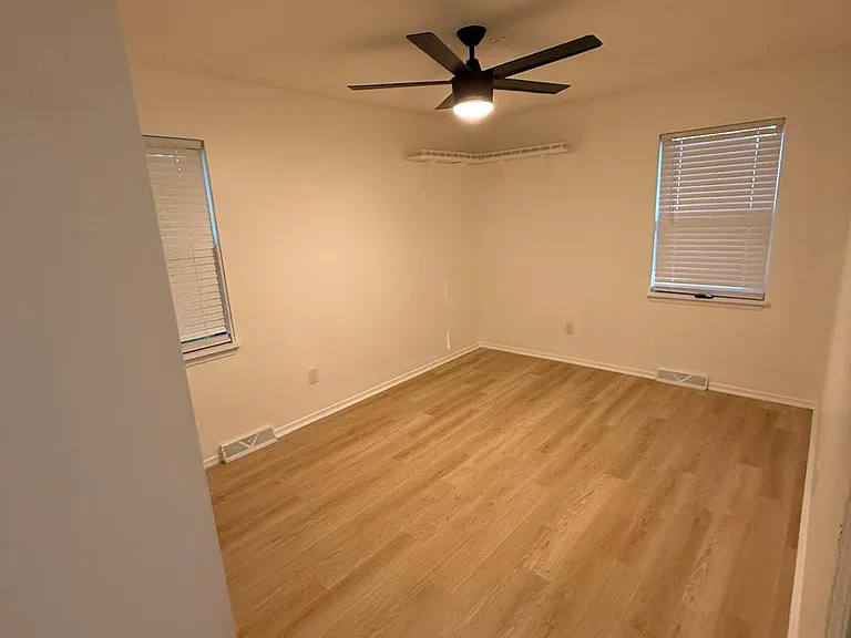3201 NW Canterbury Pl — Photo 10