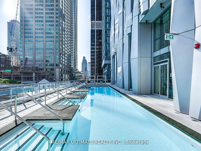 1 Yorkville Ave #1907 — Photo 21