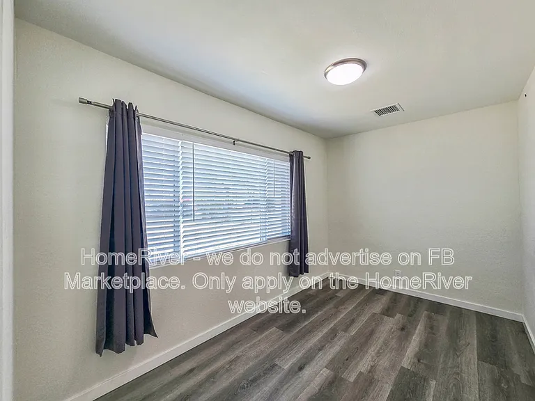 1339 E Glenrosa Ave — Photo 6