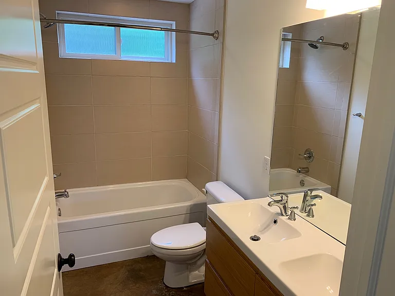 420 S Church Ave — Photo 6