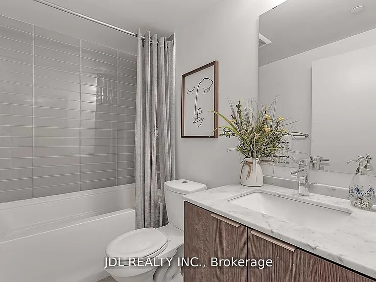 11 Wellesley St W #2105 — Photo 10