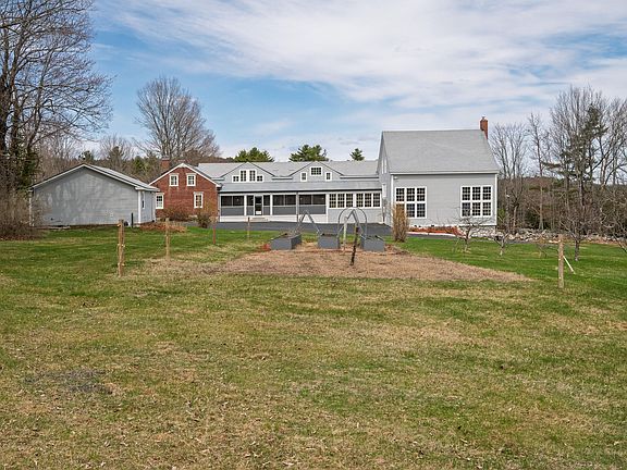 4th image of 353 Bell Hill Road