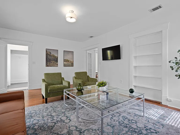 1004 E 33rd St #1/2 — Photo 16