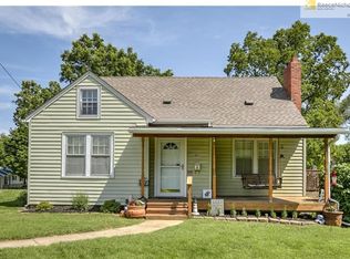 401 E Spring Ave, Bonner Springs, KS 66012