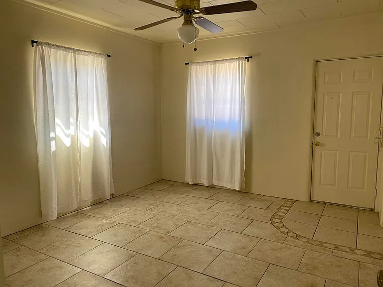 306 Carlisle Blvd SE #C — Photo 11