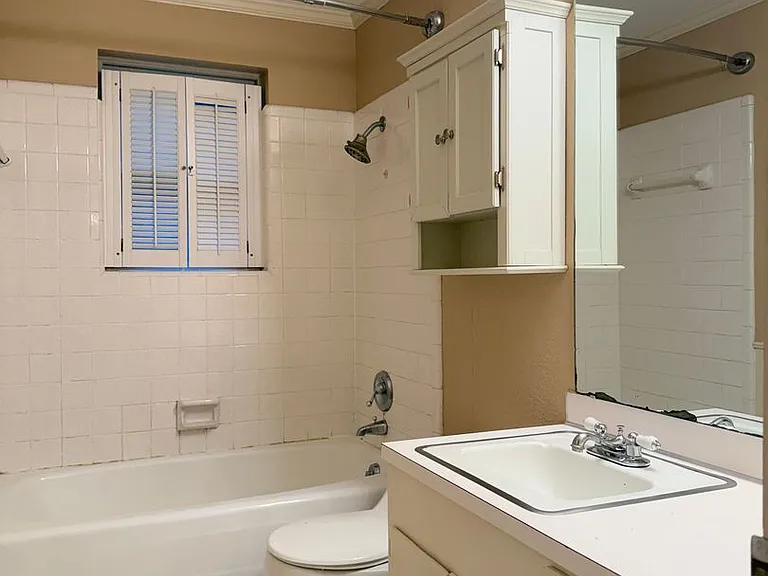 323 Auburn Dr — Photo 8