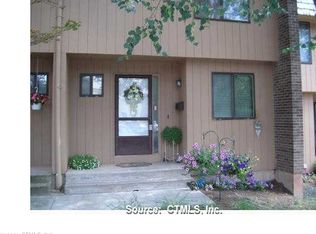 7 Willow Ct, Cromwell, CT 06416