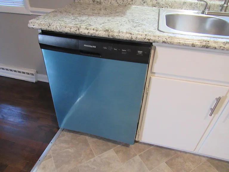 1065 Howe Ave — Photo 7