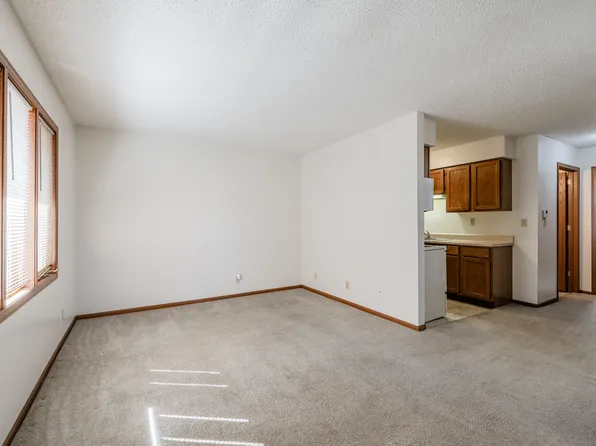 1621 N 26th St #4, Lincoln, NE 68503