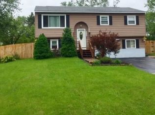 6125 Ridgecrest Dr, North Syracuse, NY 13212