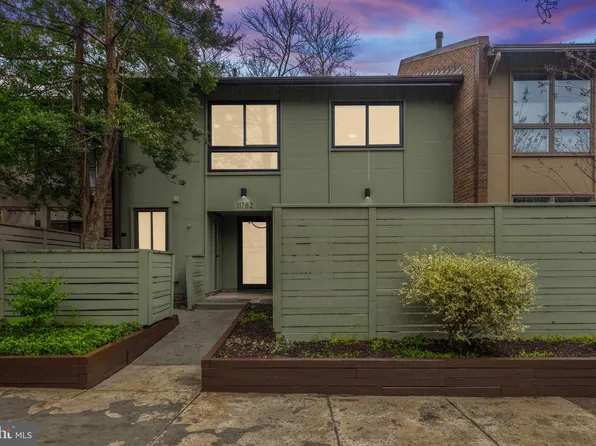 11782 Indian Ridge Rd, Reston, VA 20191