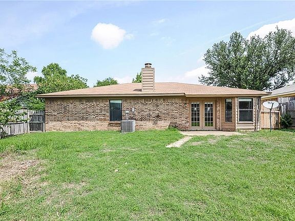 5th image of 3109 Meadowmoor St
