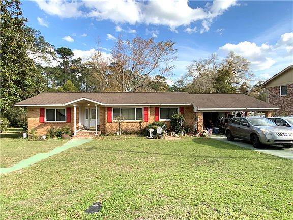 3rd image of 1802 Camellia Dr