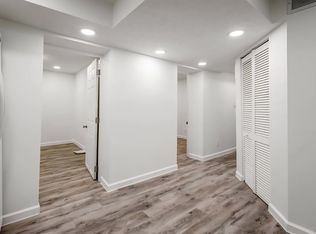 910 E Avon Ln, Lincoln, NE 68505