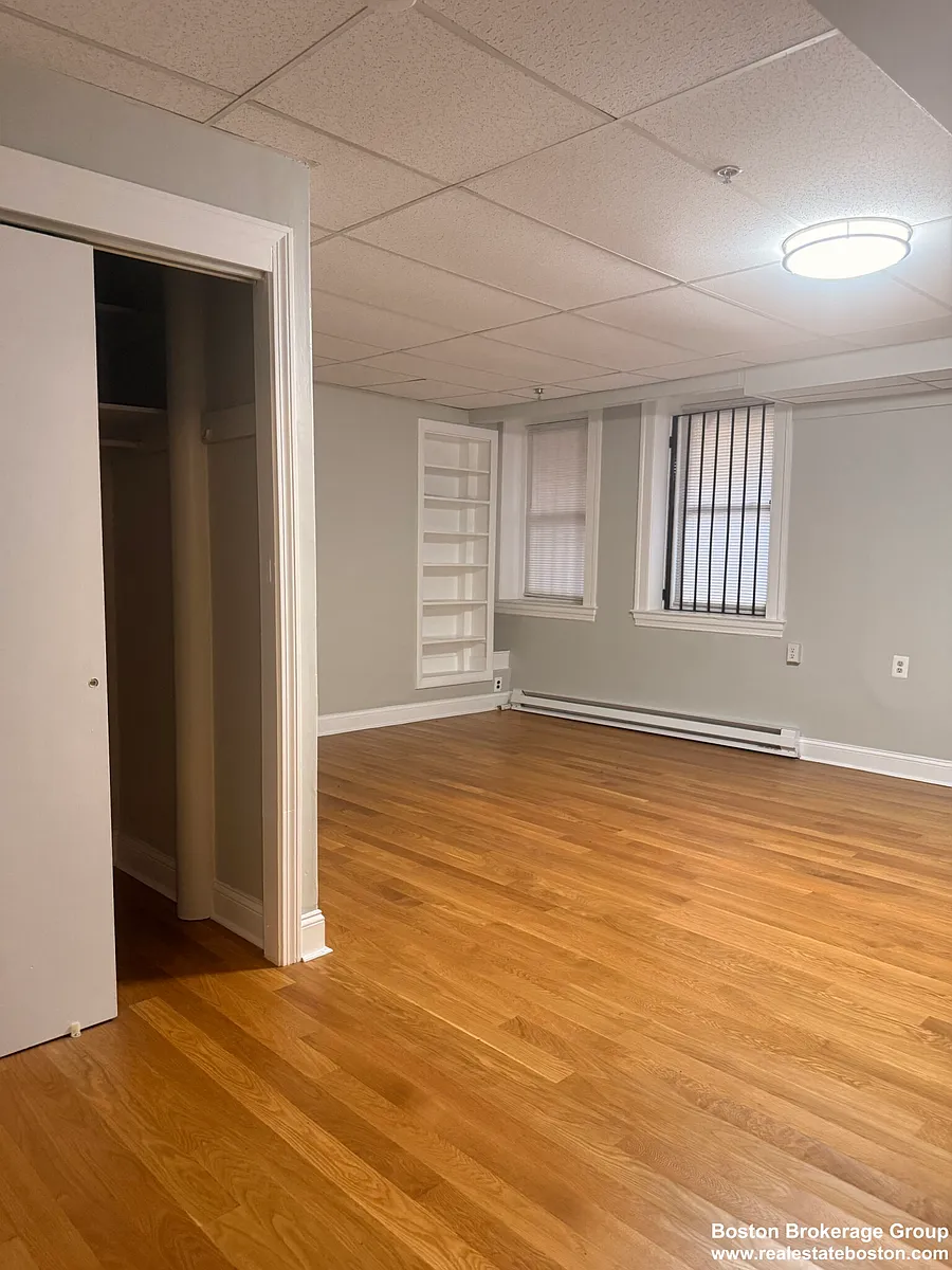 Building Photo - 857 Beacon St #B1