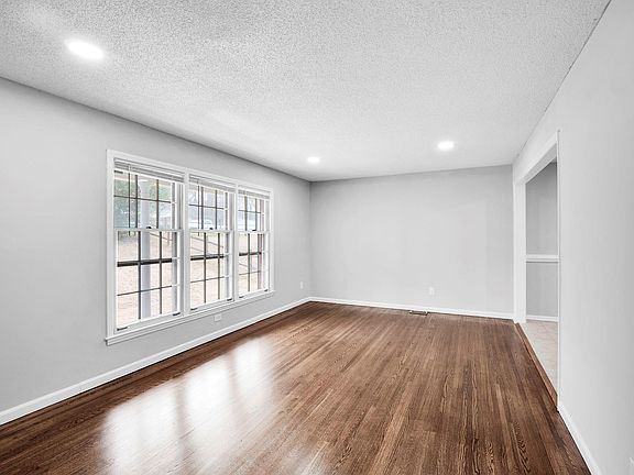5th image of 500 Short Hills Dr