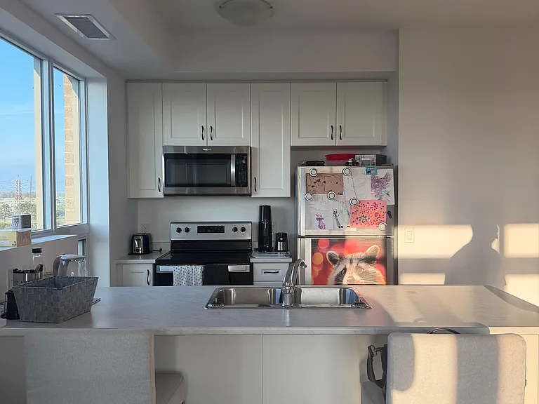 5055 Greenlane #506 — Photo 3