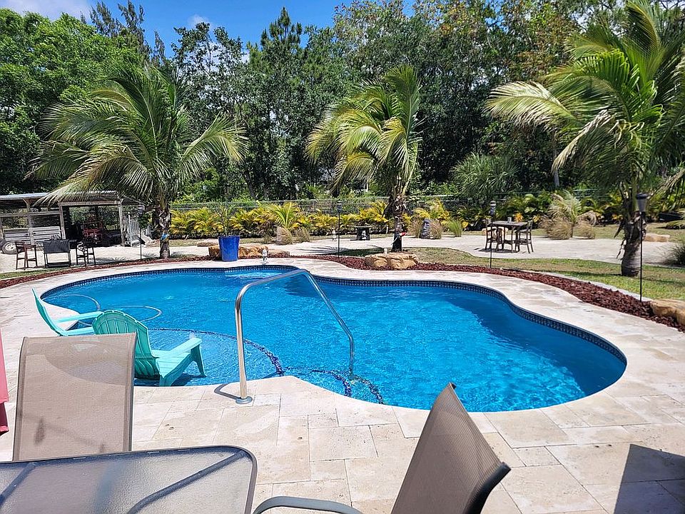 Salt water pool 3yrs old