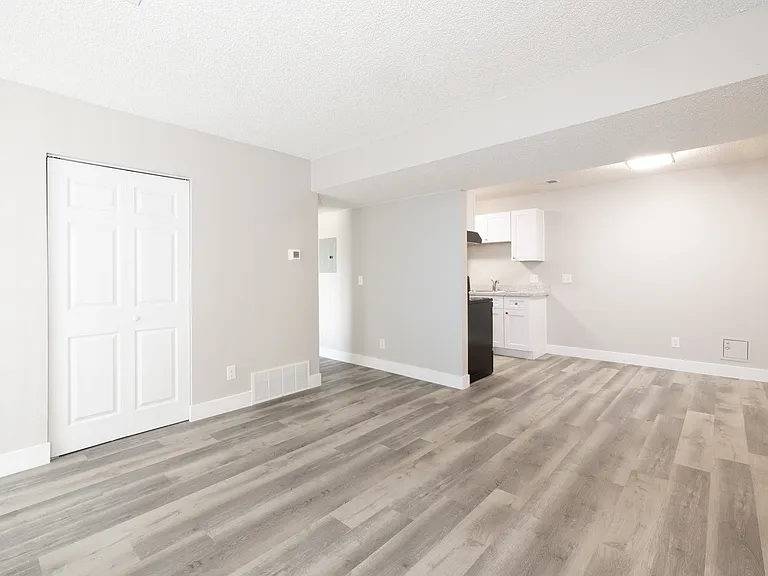 Parkview Apartments — Photo 12