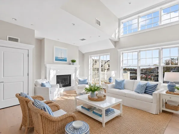 87 Elm St #321, Cohasset, MA 02025