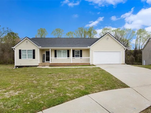 927 Rosewood Ln, Monroe, GA 30656