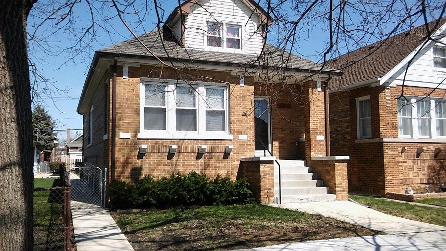 1st image of 5648 W Cornelia Ave
