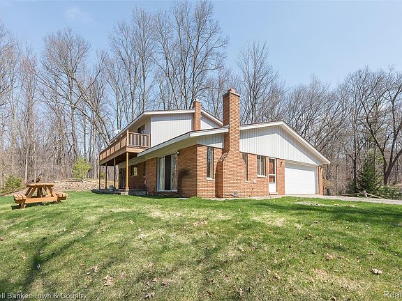 5th image of 3520 S Hill Rd