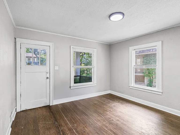 8102 Highland Ave — Photo 26