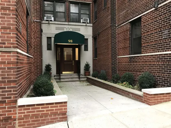 98 Park Terrace East