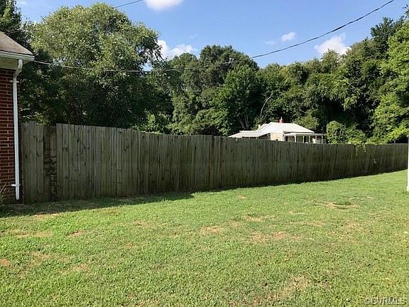 4th image of 6111 Hawkes Ln