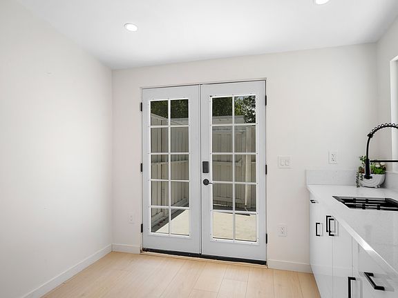 3rd image of 22432 Burbank Blvd #1/2