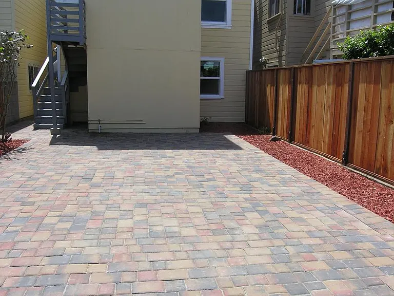 825 Geneva Ave — Photo 12