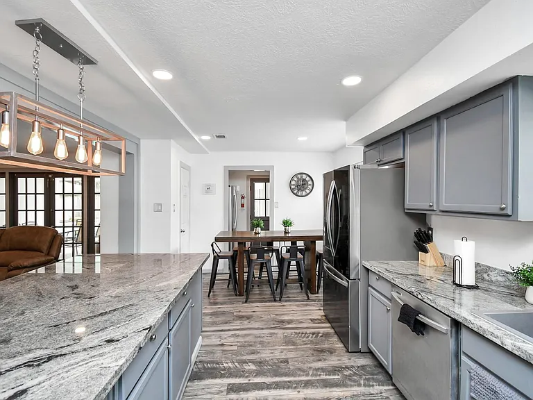 15711 Creekhaven Dr — Photo 11