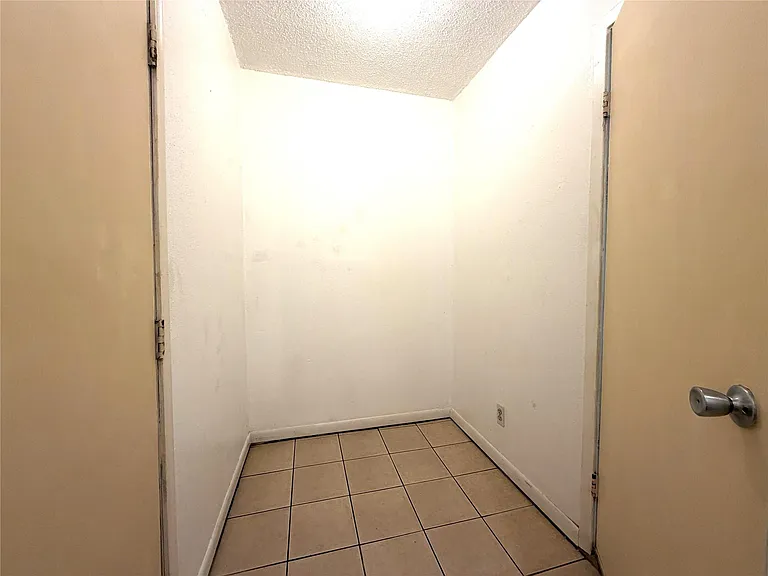 8842 Barton St — Photo 14