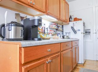 6568 N Lakewood Ave #2, Chicago, IL 60626